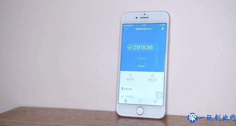 最不起眼的苹果旗舰：iPhone7迟到的评测