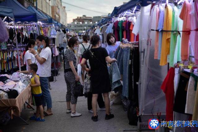 广州地摊经济来了！白云均禾街新开50小摊位，摊主要负责清洁哦