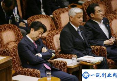 安倍晋三中枪瞬间近景画面是怎么回事，关于安倍晋三搞笑图的新消息