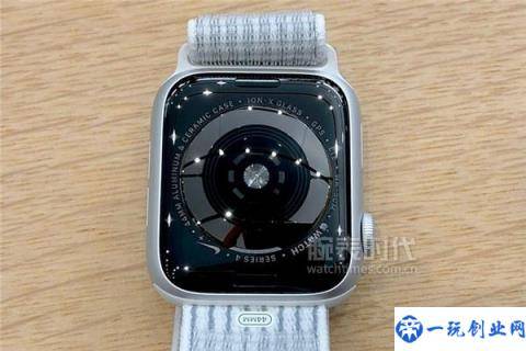 换手机不如换手表 苹果第四代智能腕表来啦！