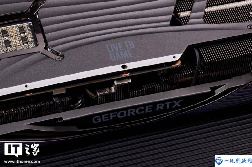 【站长吧开箱】索泰 GeForce RTX 4090 AMP EXTREME AIRO 显卡图赏(方正当道时代的圆润设计)