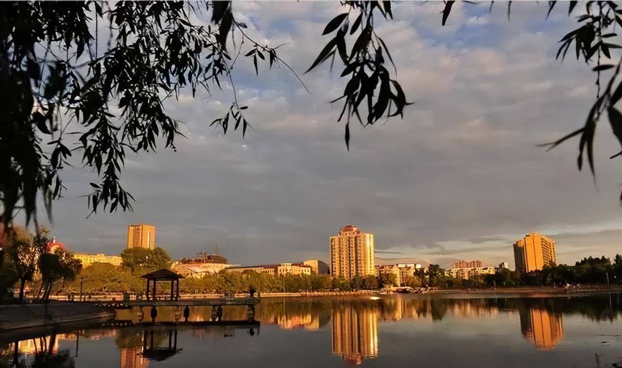 天水旅游景点大全(天水秋季最美的地方)