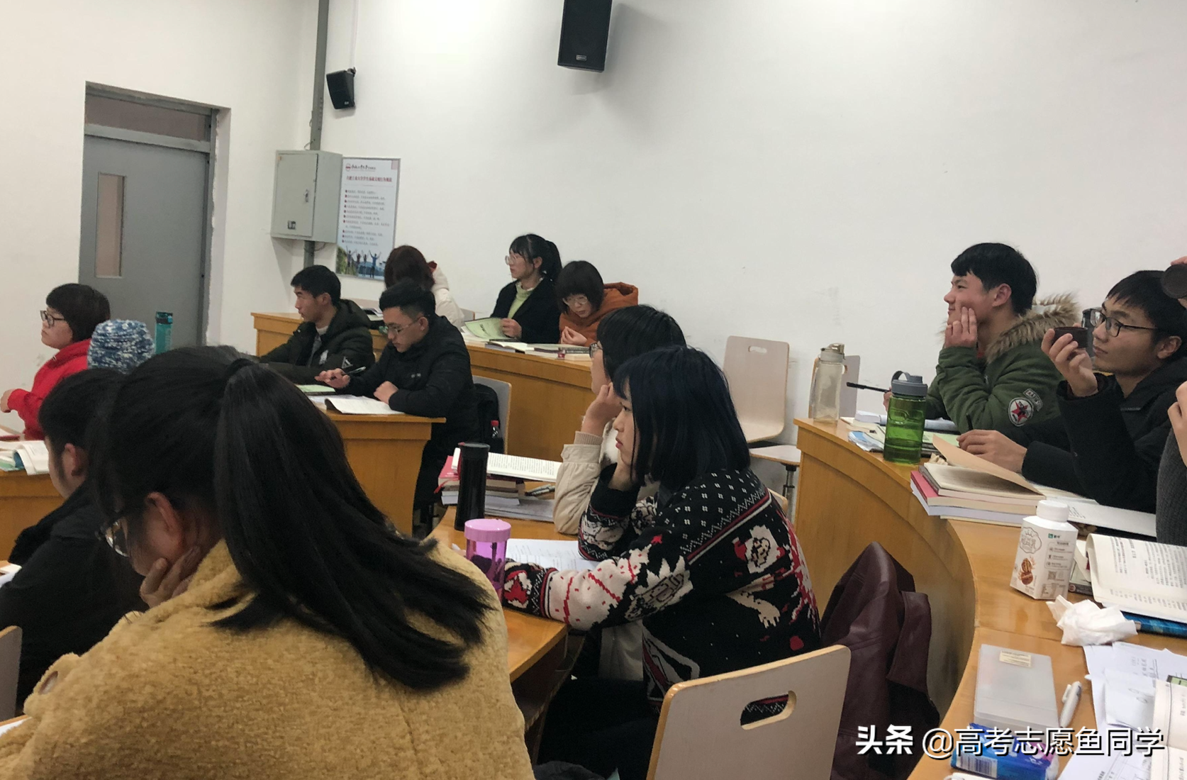 行政管理属于哪个专业大类(不建议专科女生报考的4个专业)