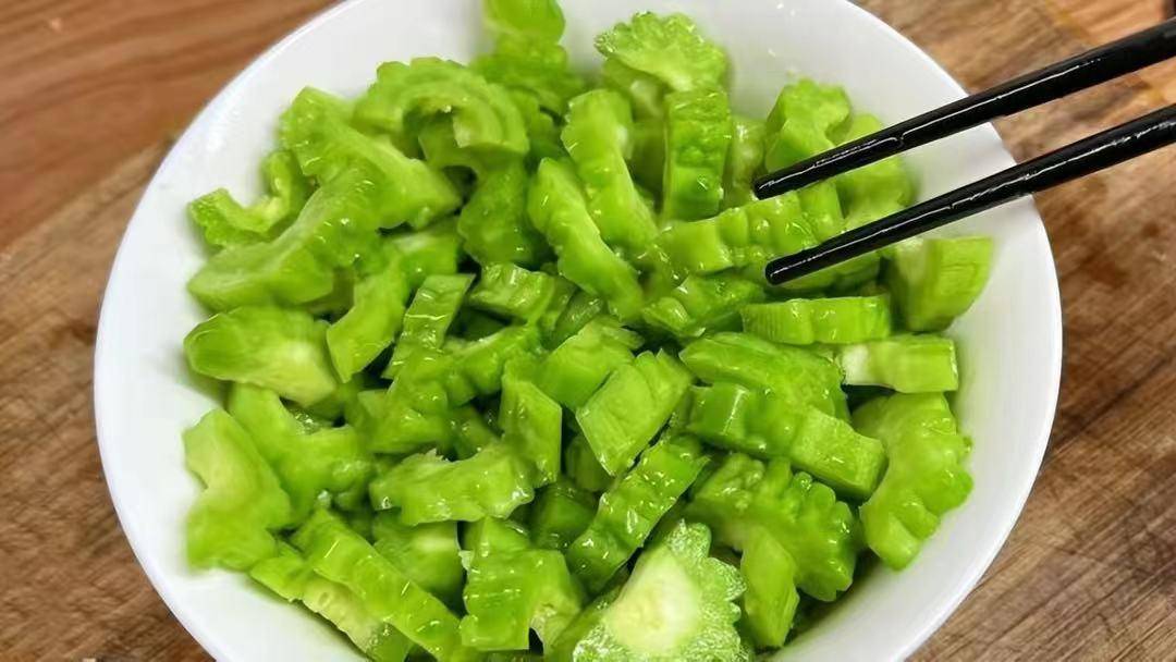 养肝护肝吃什么最好(肝脏最喜欢的3种食物)