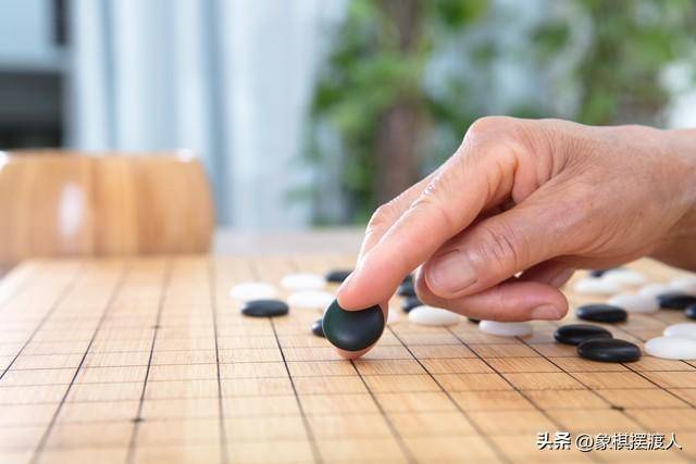 围棋有多少颗棋子(象棋和围棋的区别有哪些)