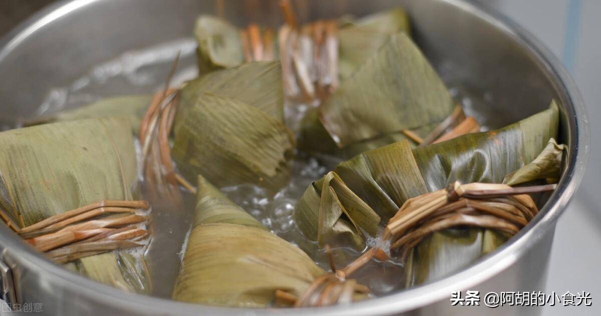 冷水煮粽子需要多长时间(煮粽子用凉水还是开水)