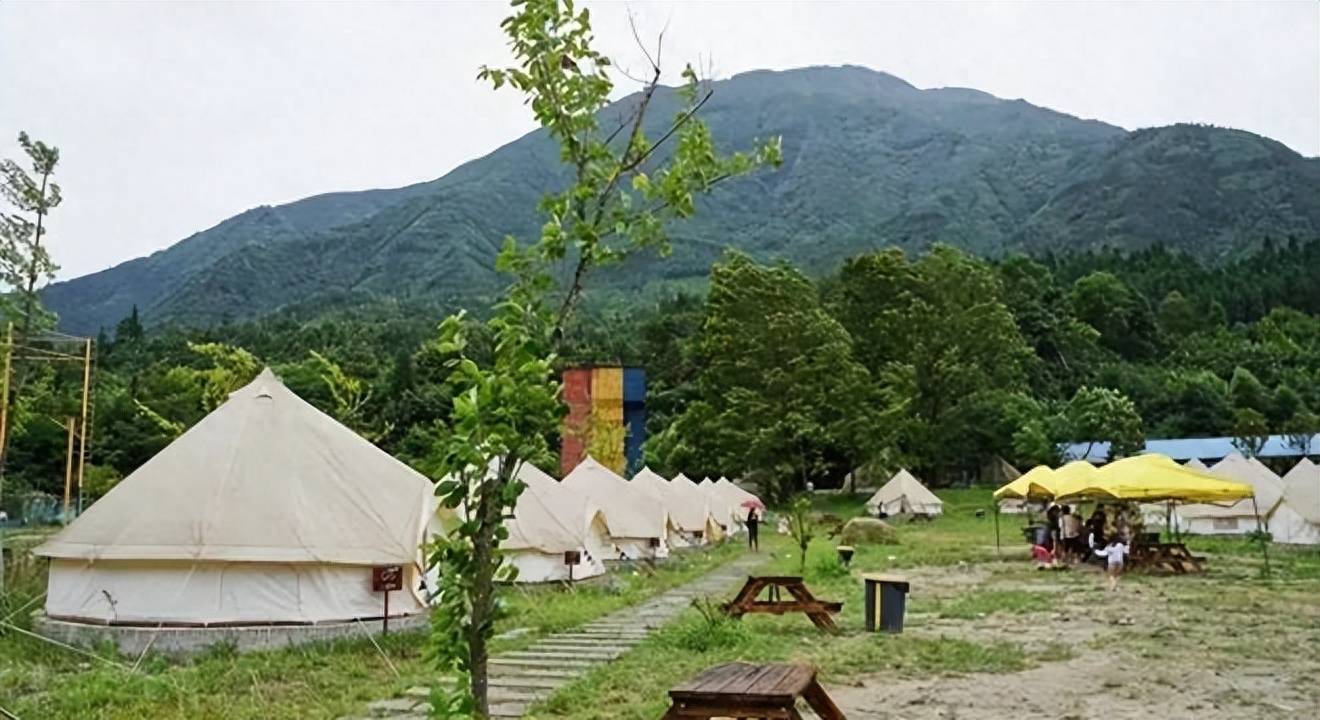 成都到青城山一日游最佳方案(青城山有哪些好玩的地方)