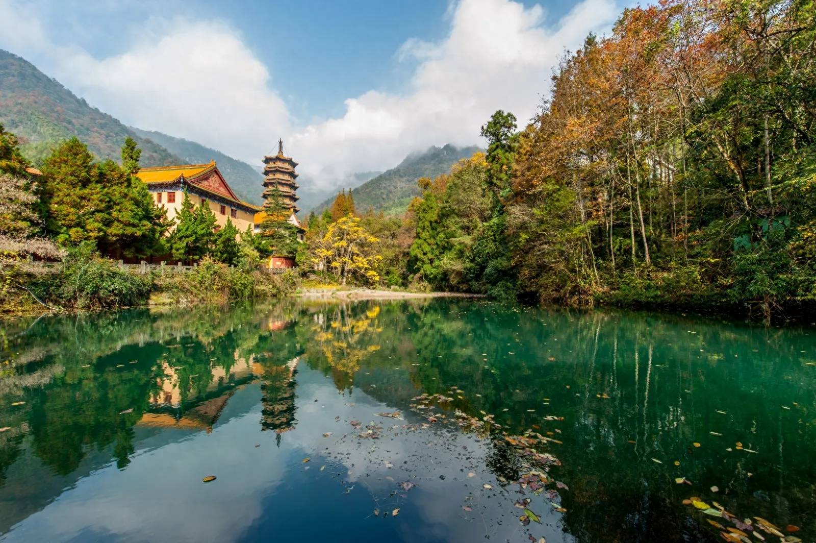 西湖十景是哪10景(杭州著名旅游景点有哪些)