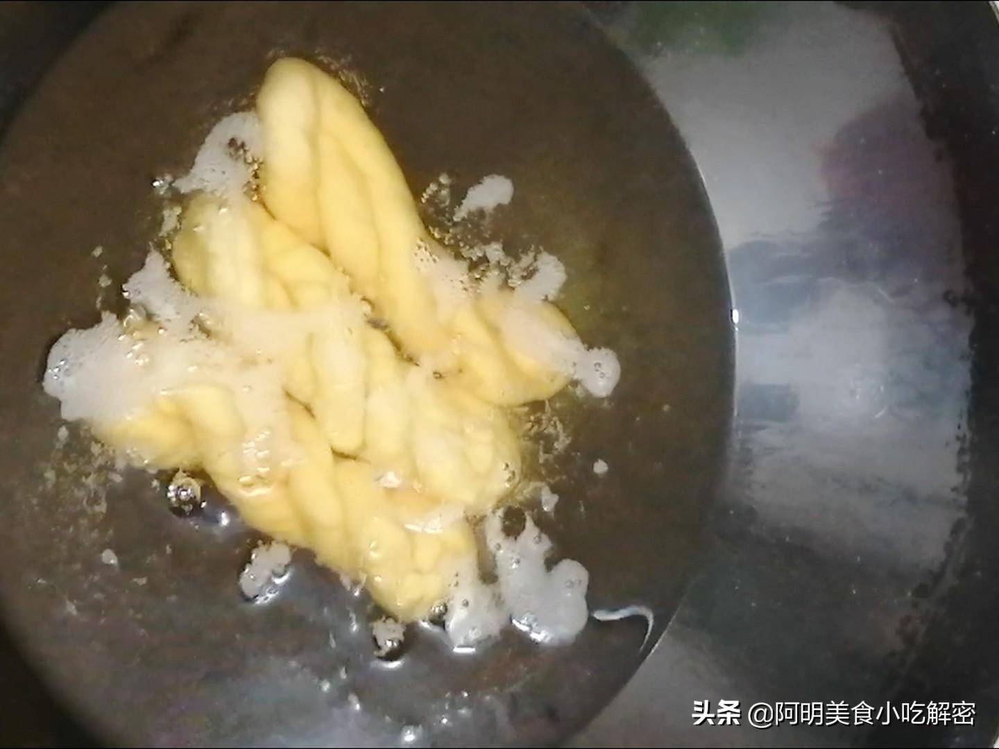 软麻花制作方法全过程(软面麻花的配方与制作)