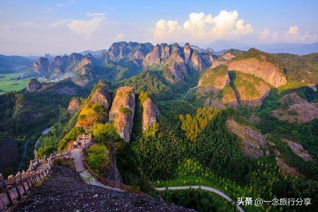 湖南旅游景点有哪些(湖南最值得去的10个地方)