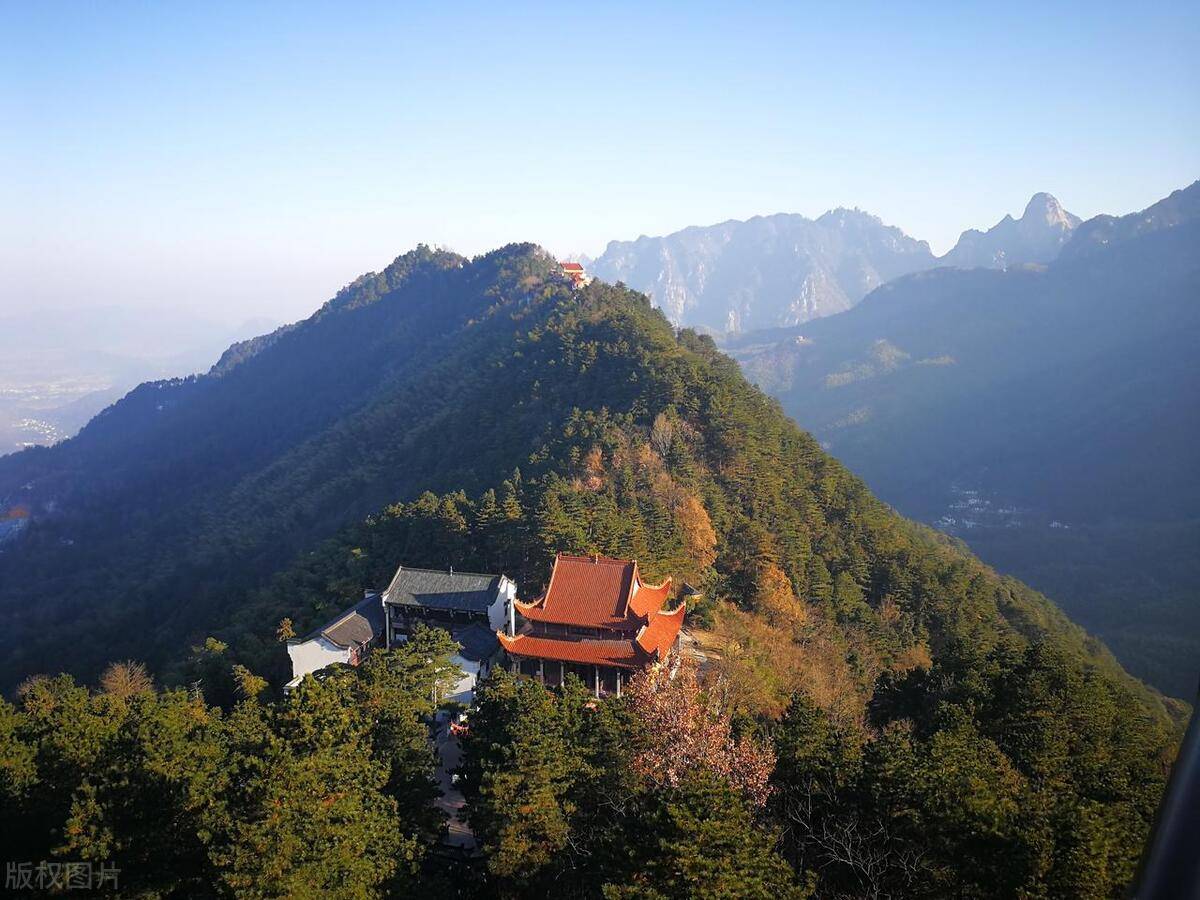 九华山在哪个省哪个市(九华山简介主要景点)