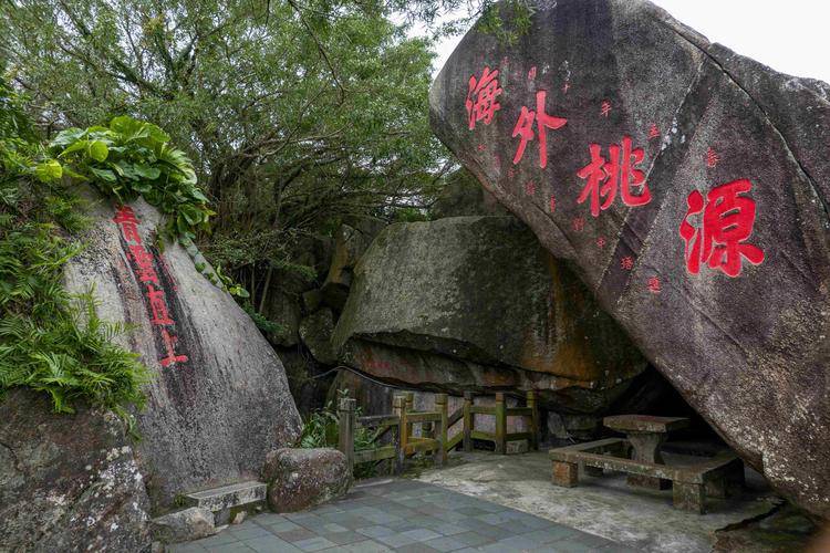 海南旅游攻略景点大全(海南有名的景点有哪些)