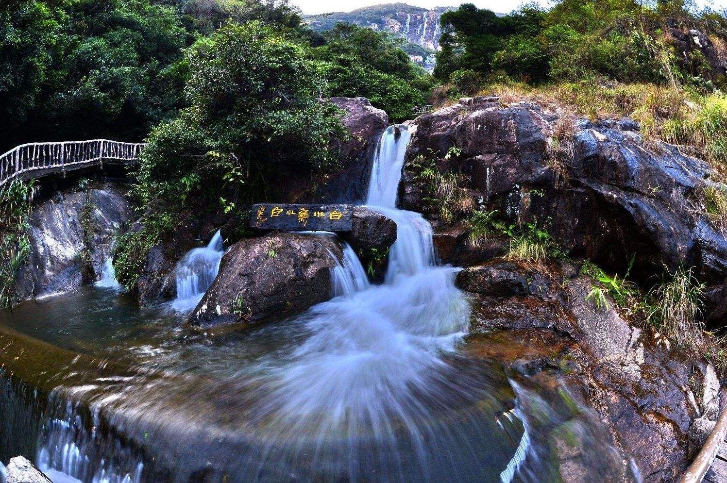 海南旅游攻略景点大全(海南有名的景点有哪些)