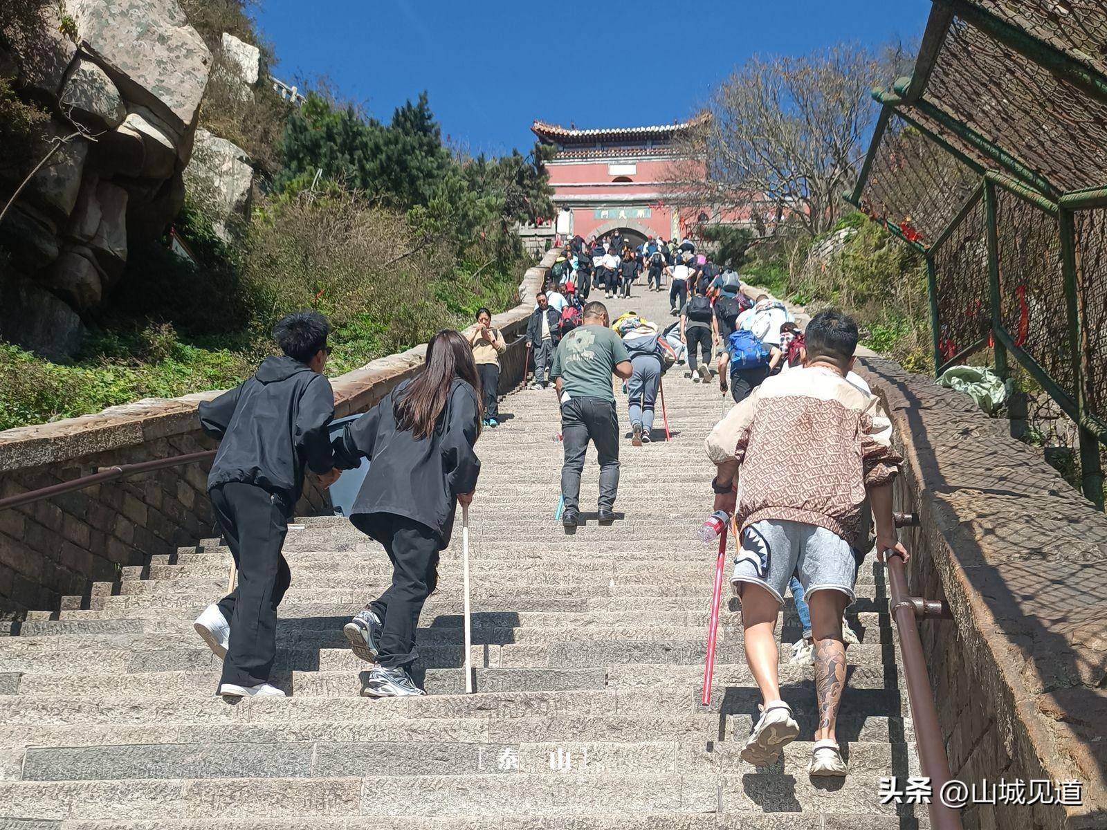 泰山旅游攻略最佳线路(山东泰山游玩详细攻略)