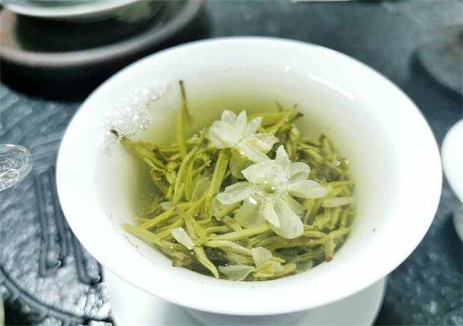 茉莉花茶功效与作用(茉莉花茶适合什么体质的人喝)