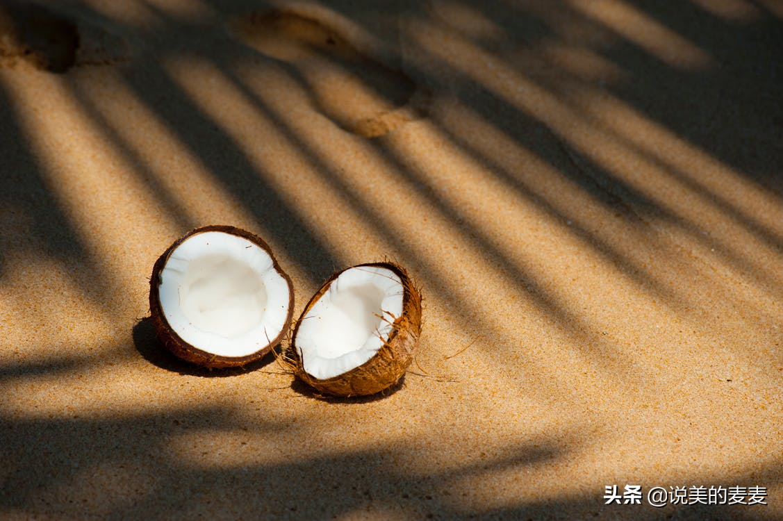 椰子水的功效与作用(夏天喝椰子水的6种益处)